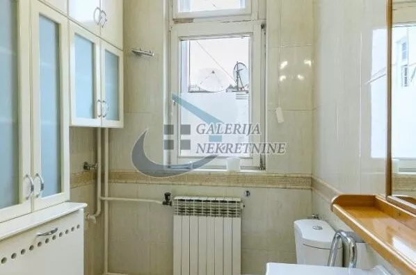 Četvoroiposoban stan | 4zida