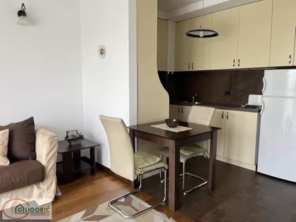 Crveni Krst Vračar | 4zida.rs
