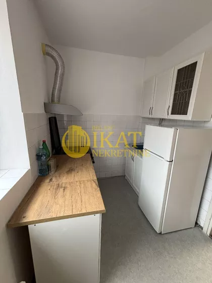 Gvozdićeva | 4zida.rs