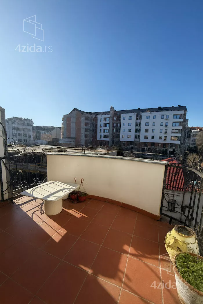 Troiposoban stan | 4zida