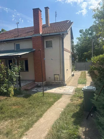 Narodne Revolucije 13 A | 4zida.rs