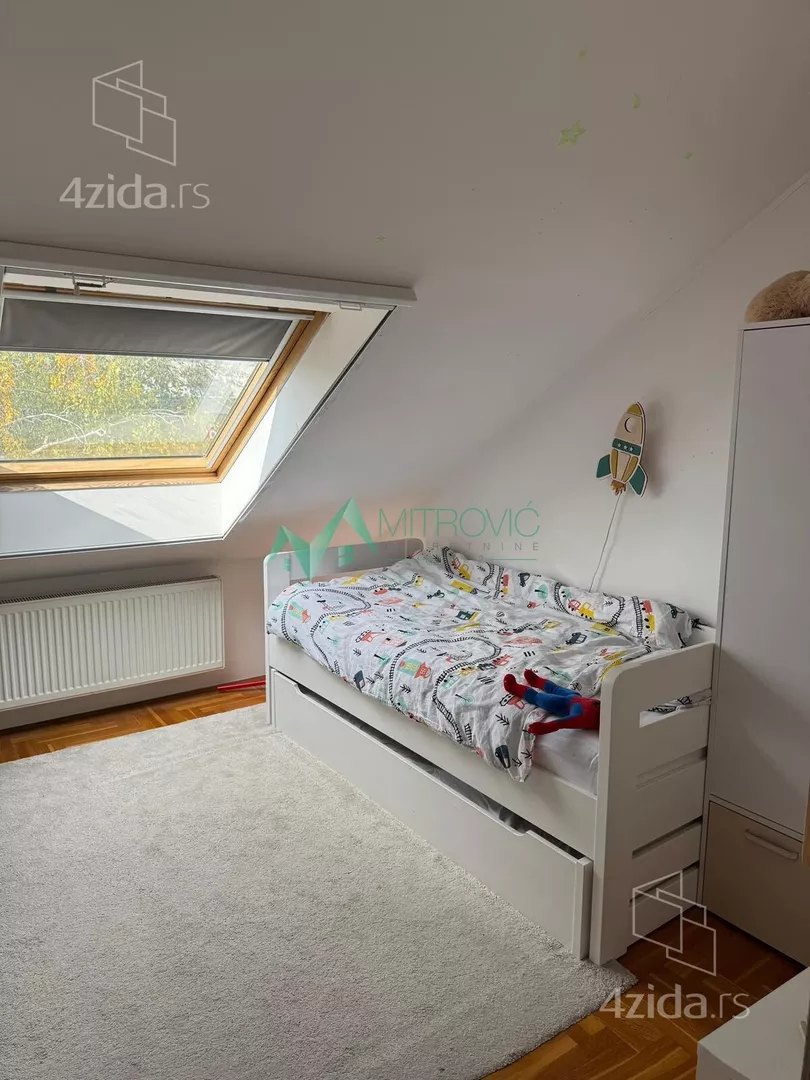 Troiposoban stan | 4zida