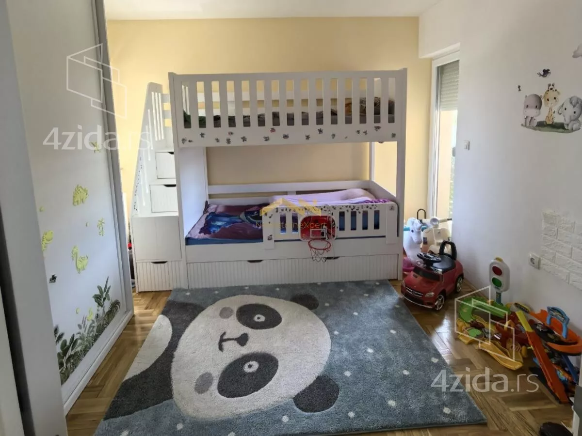 Troiposoban stan | 4zida