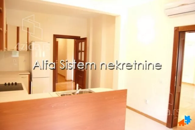 Šestosoban stan | 4zida