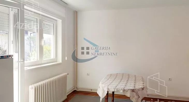 Četvoroiposoban stan | 4zida