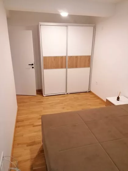 Sestre Baković | 4zida.rs