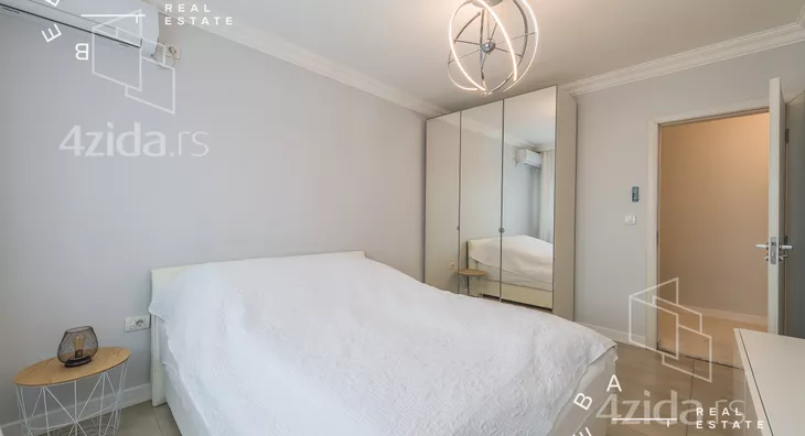 Šestosoban stan | 4zida