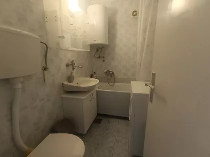 Karla Soprona | 4zida.rs