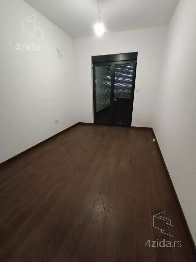 Četvoroiposoban stan | 4zida