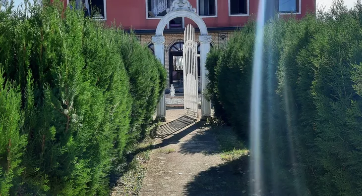 Poslovna zgrada | 4zida