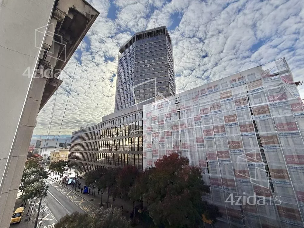 Četvoroiposoban stan | 4zida