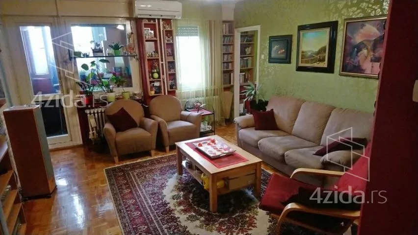 Troiposoban stan | 4zida