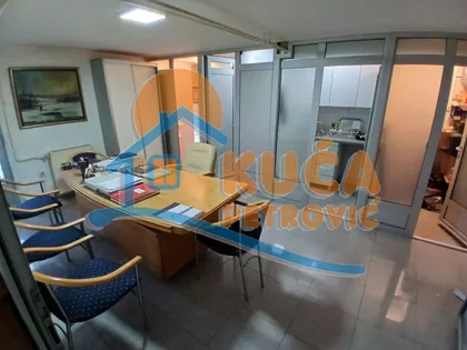 Trg Pavla Stojkovića | 4zida.rs