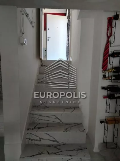 Vrčin | 4zida.rs
