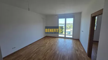 Stari Banovci | 4zida.rs