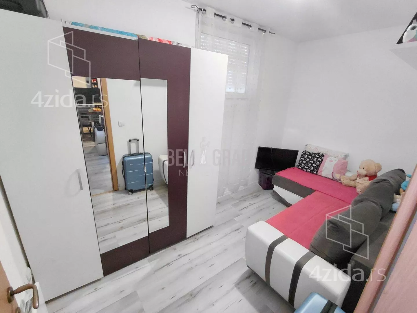 Jednoiposoban stan | 4zida