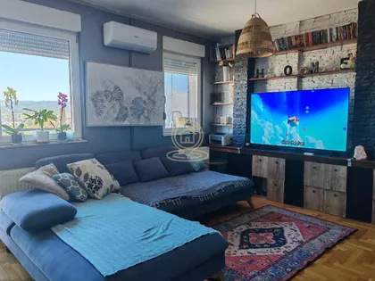 Polgar Andrasa | 4zida.rs