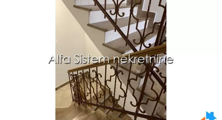 Četvoroiposoban stan | 4zida