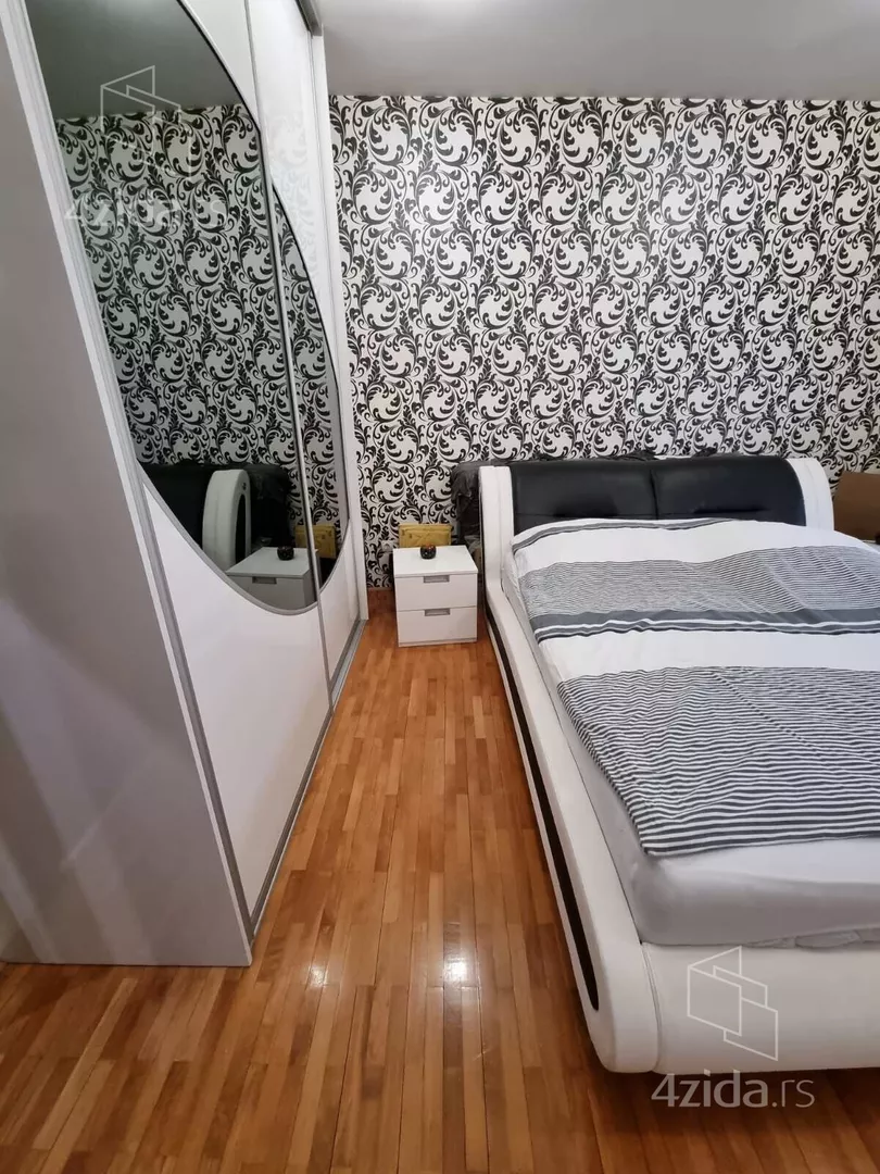 Četvoroiposoban stan | 4zida