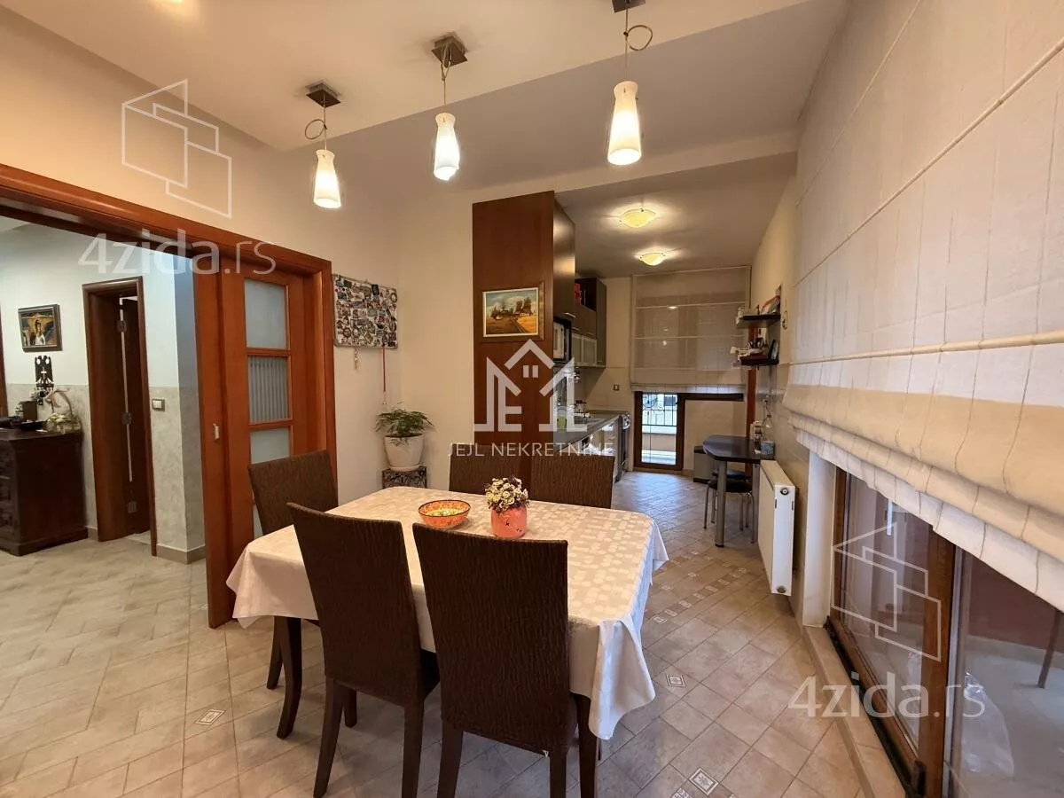 Petosoban stan | 4zida