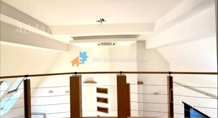 Šestosoban stan | 4zida