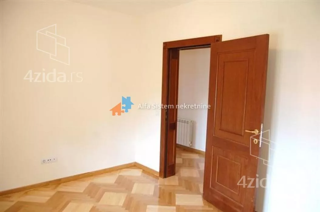 Šestosoban stan | 4zida