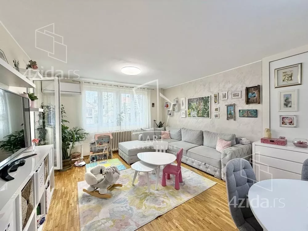 Dvoiposoban stan | 4zida