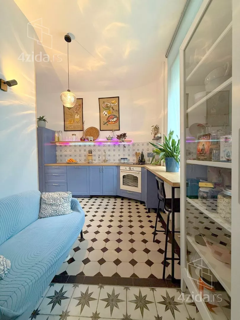 Četvoroiposoban stan | 4zida