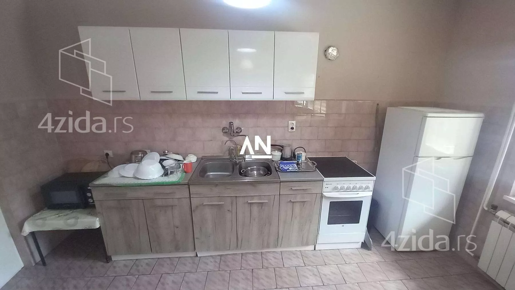 Petosoban stan | 4zida