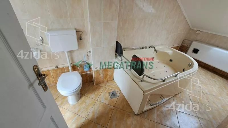 Petosoban stan | 4zida