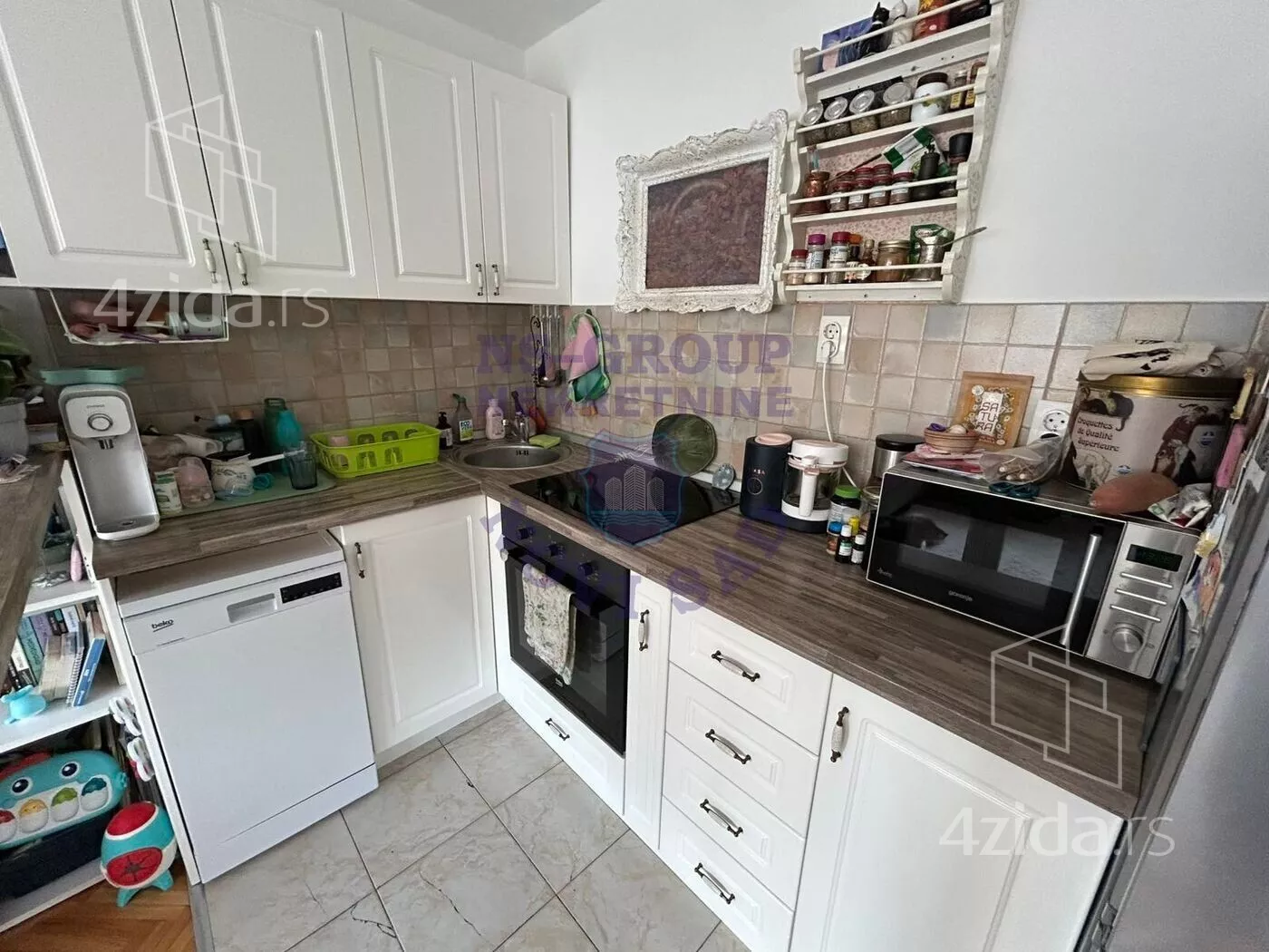 Dvoiposoban stan | 4zida