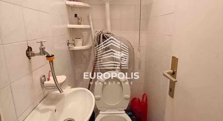 Šestosoban stan | 4zida