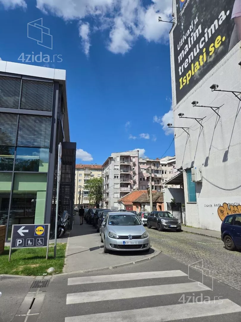 Garaža | 4zida