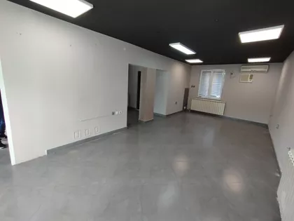 Crveni Pevac | 4zida.rs