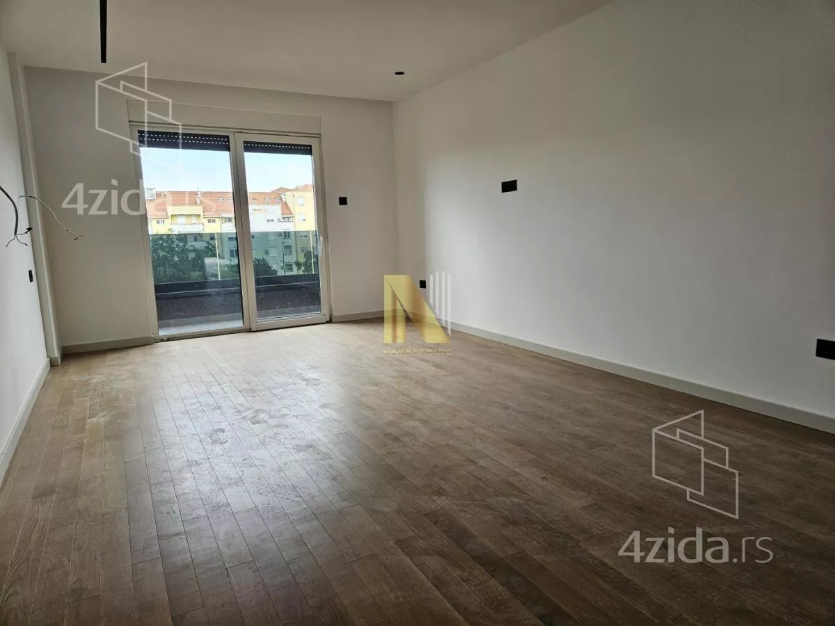 Petosoban stan | 4zida