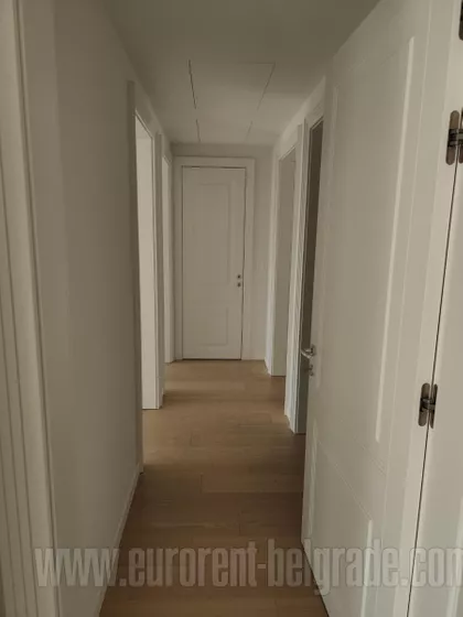 KRUNSKA OKOLINA | 4zida.rs