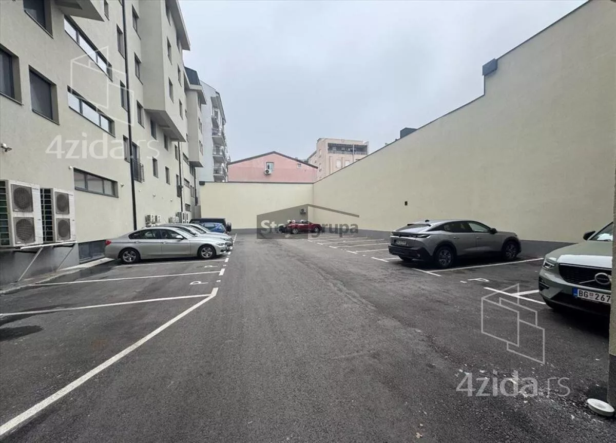 Petosoban stan | 4zida