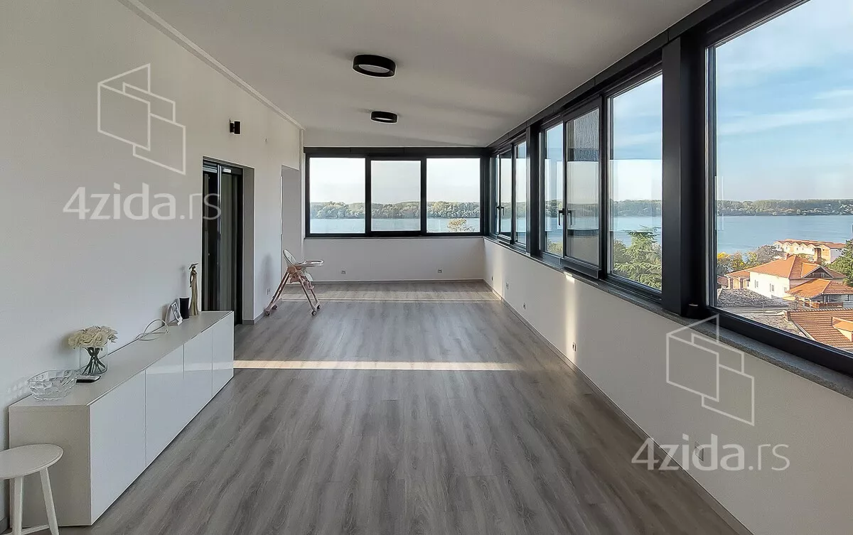 Šestosoban stan | 4zida