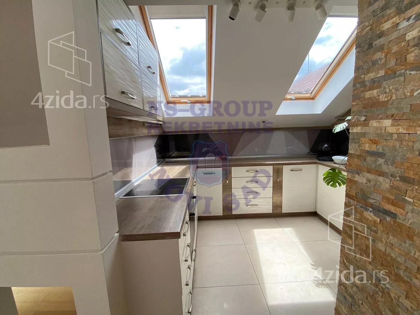 Troiposoban stan | 4zida