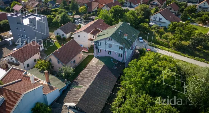 Poslovna zgrada | 4zida