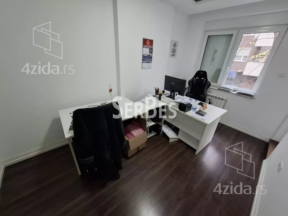 Petosoban stan | 4zida