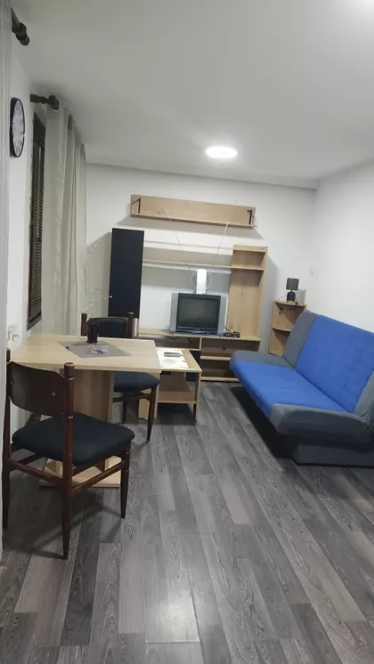 Peka Pavlovića 11 | 4zida.rs