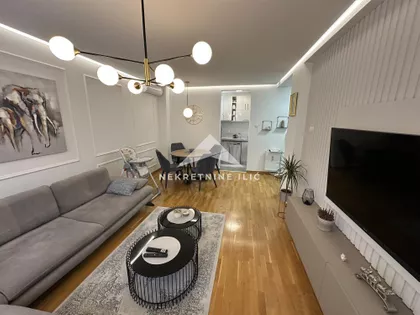 Mala Amerika | 4zida.rs