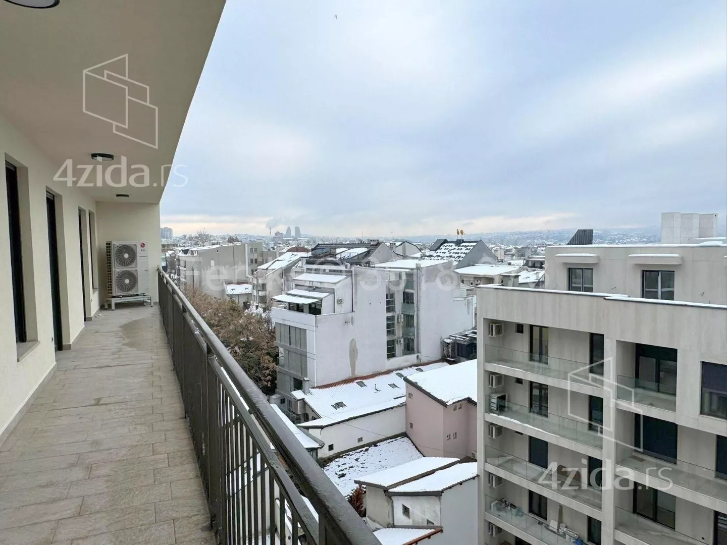 Četvorosoban stan | 4zida