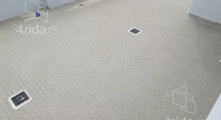 Sedmosoban stan | 4zida