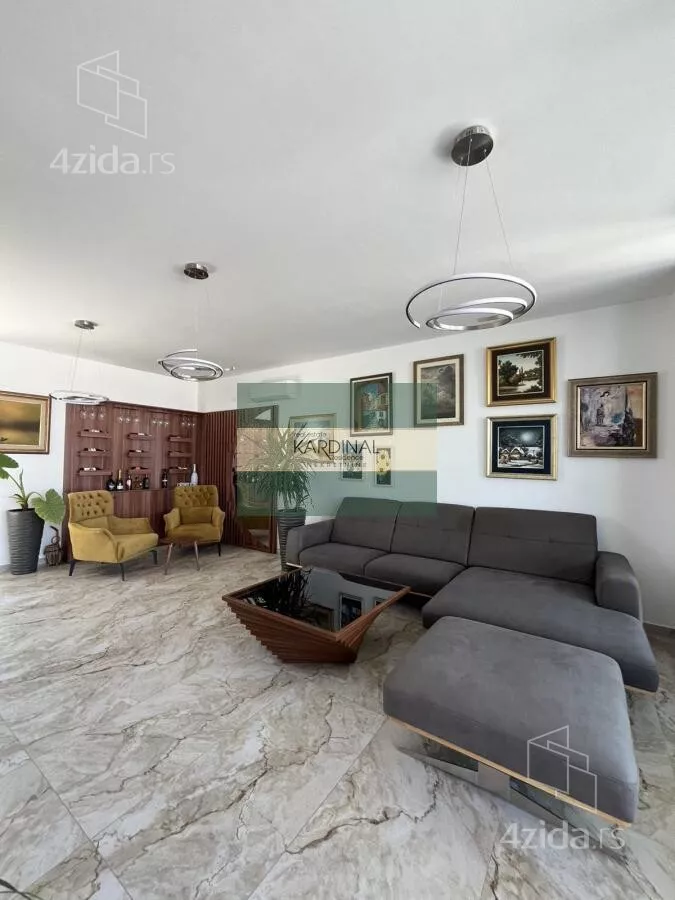 Petosoban stan | 4zida