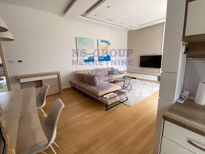 Heroja Pinkija | 4zida.rs