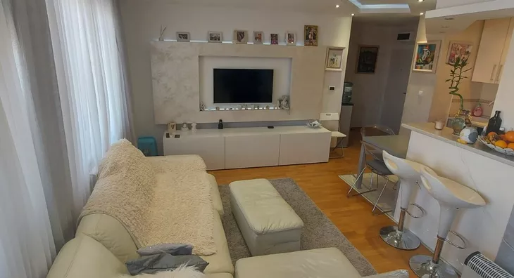 Četvoroiposoban stan | 4zida