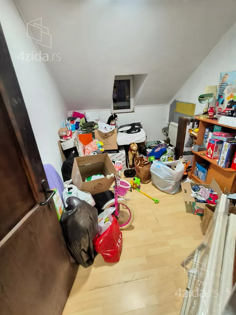 Troiposoban stan | 4zida