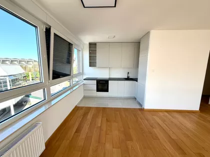 Radnička 2A | 4zida.rs